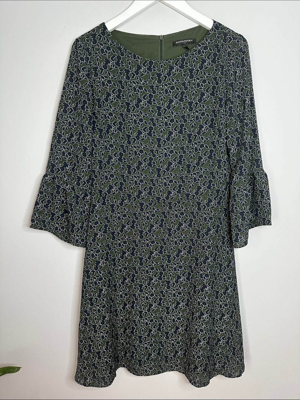Banana Republic Olive Green Floral Mini Dress with Navy Accents size 8